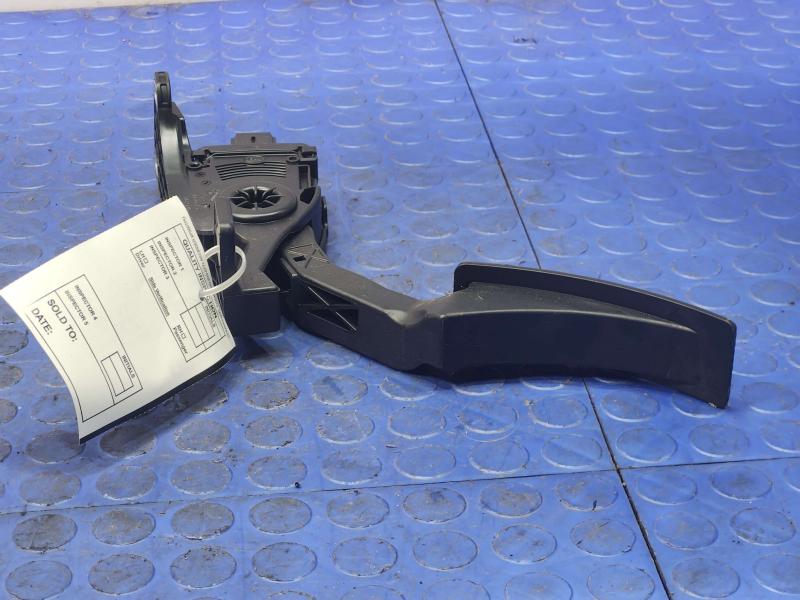 2014-2015 Dodge Durango Accelerator Pedal Assembly Genuine OEM Part 52124785AE