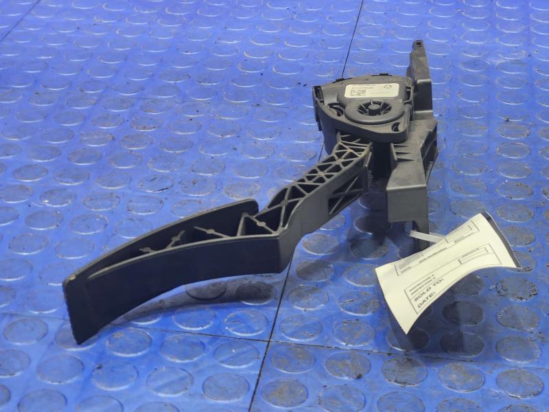 2014-2015 Dodge Durango Accelerator Pedal Assembly Genuine OEM Part 52124785AE