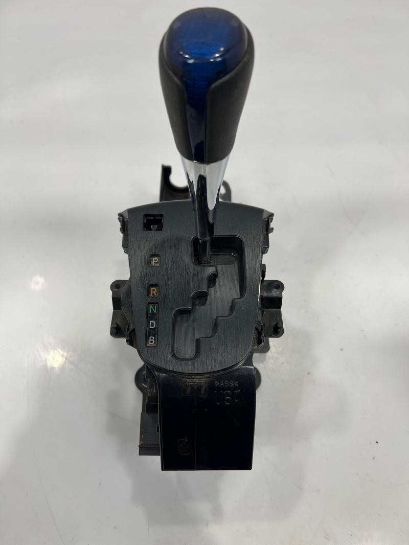 2012 - 2019 Toyota Prius C Automatic Gear Shifter Assembly OEM 33560-52570