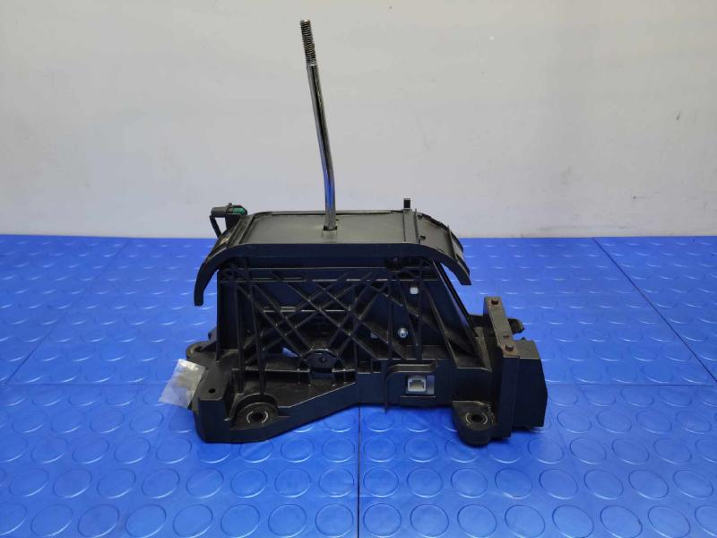 2007-2010 Toyota Camry Automatic Gear Shifter Assembly Genuine OEM 33560-06050