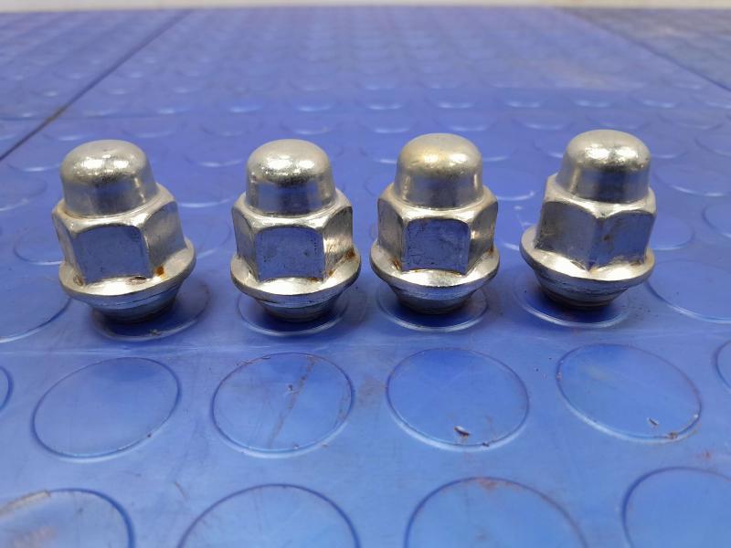 2021 Kia Rio Lug Nuts