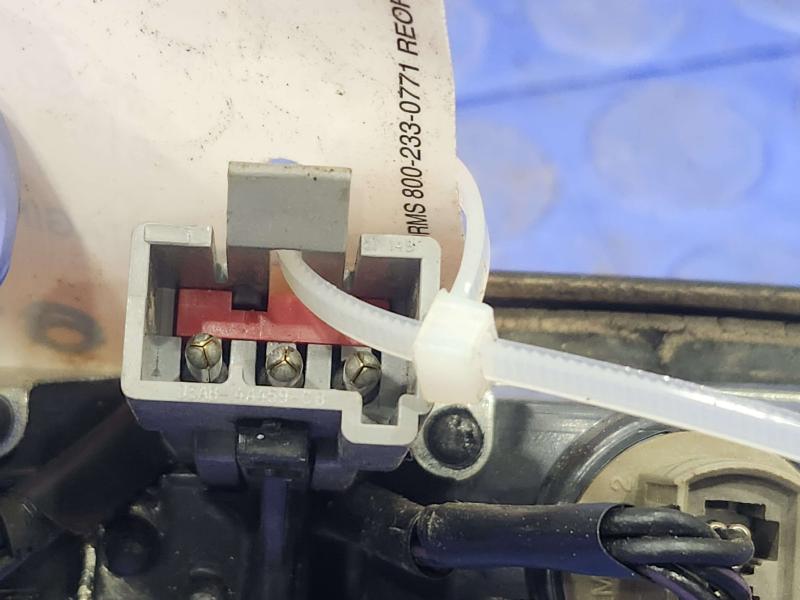 2013 Ford F-250 Super Duty 3Rd Brake Light Avoidance Lamp
