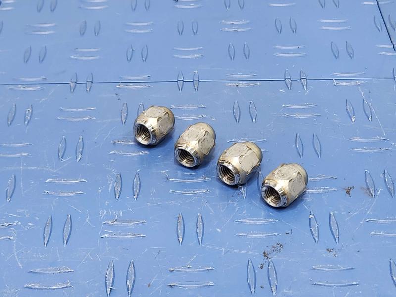2013 Toyota Yaris Lug Nuts