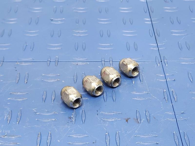 2013 Toyota Yaris Lug Nuts