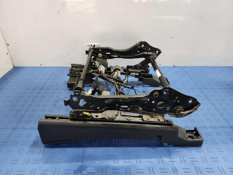 2017 Jeep Compass Seat Track