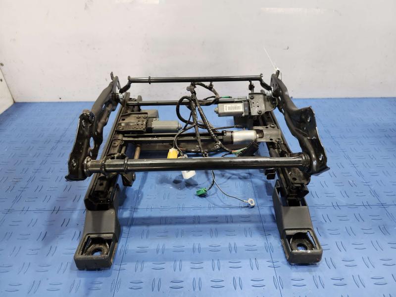 2017 Jeep Compass Seat Track