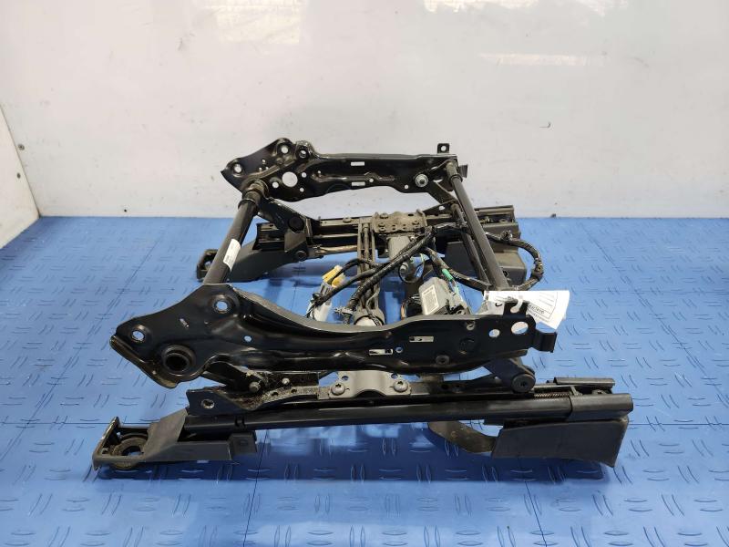 2017 Jeep Compass Seat Track