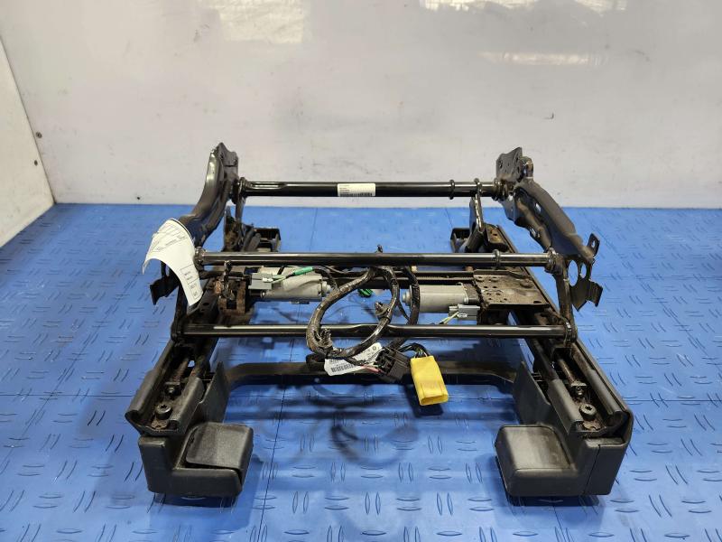 2017 Jeep Compass Seat Track