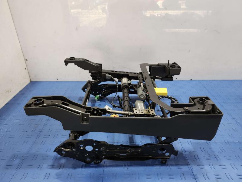 2017 Jeep Compass Seat Track