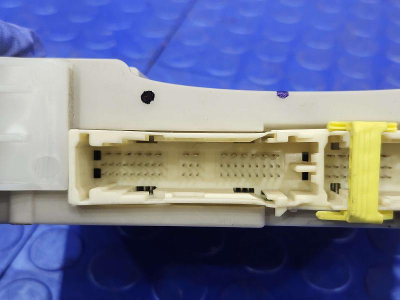 2010 Lexus RX350 RX450H Cabin Fuse Box