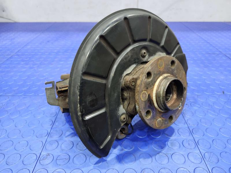 2018 Volkswagen Passat Spindle Knuckle Front