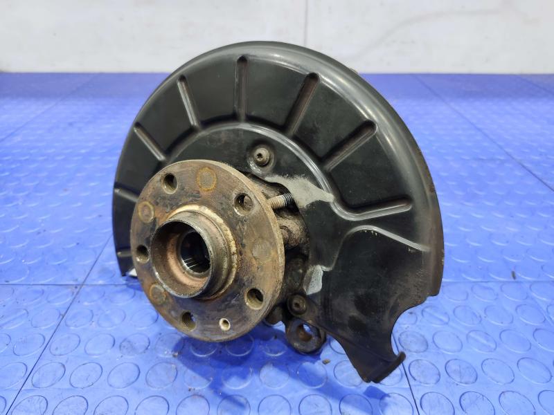 2018 Volkswagen Passat Spindle Knuckle Front