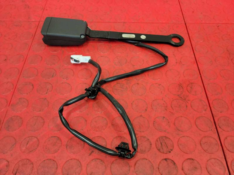 2020 Nissan Versa Front Seat Belt