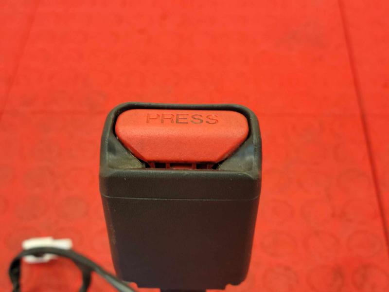 2020 Nissan Versa Front Seat Belt