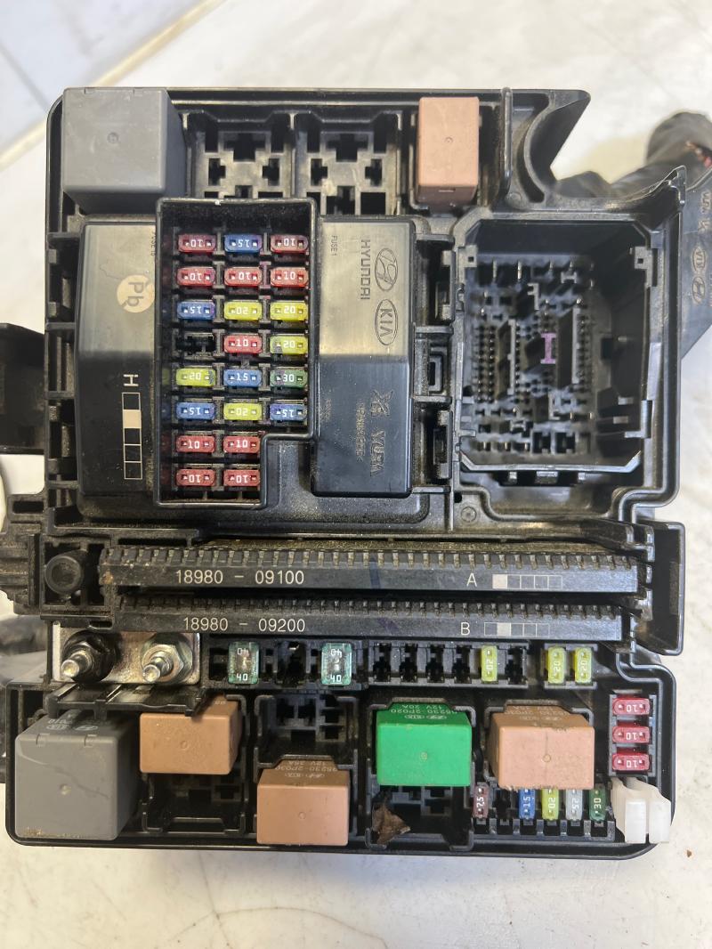 2018 2019  Hyundai Sonata Fuse Box Engine Compartment 2.4L ONLY OEM