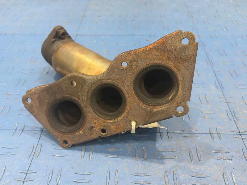 2013 Mercedes E-Class Exhaust Manifold