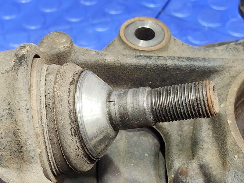 2015 Jeep Grand Cherokee Rear Knuckle/Stub Axle