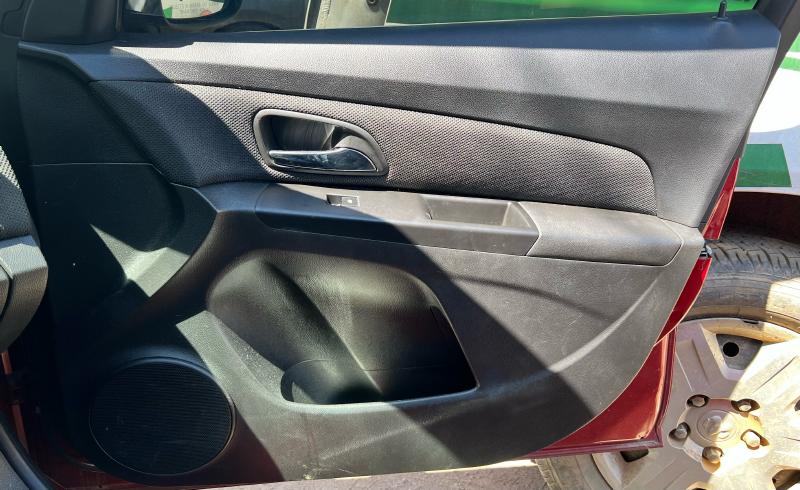2012 Chevrolet Cruze Front Door Trim Panel