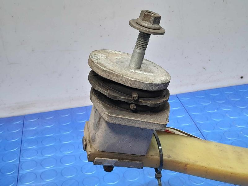 2017-2018 Volvo S90 V90 Rear Leaf Spring Assembly Genuine OEM 31387206