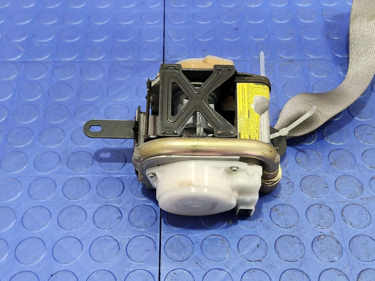 2003 Toyota 4Runner Front Seat Belt