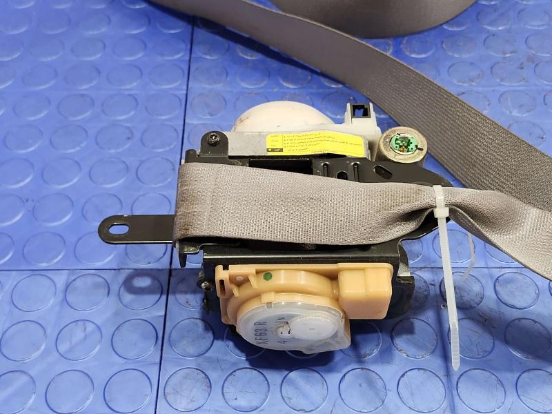2003 Toyota 4Runner Front Seat Belt