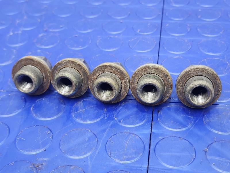 2005 Lexus RX 330 Lug Nuts