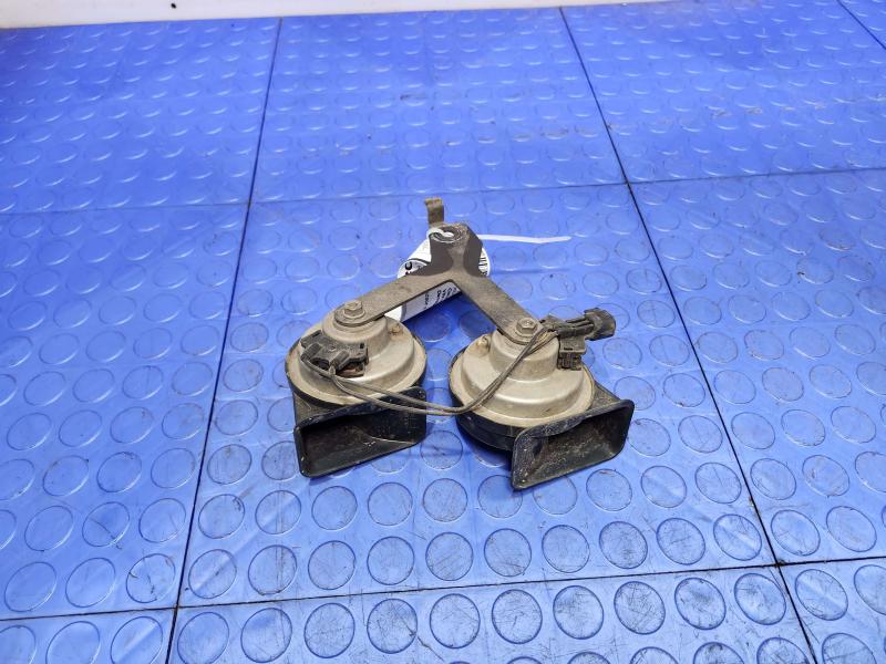 2009-2014 Ford F-150 Dual Note Horn Assembly Genuine OEM 9L3Z13832A