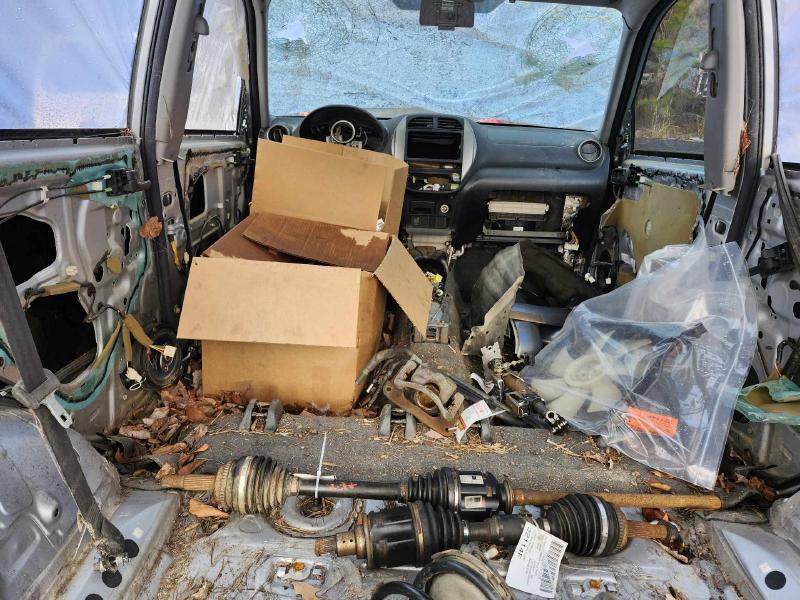 2005 Toyota RAV4 Rear Door Latch
