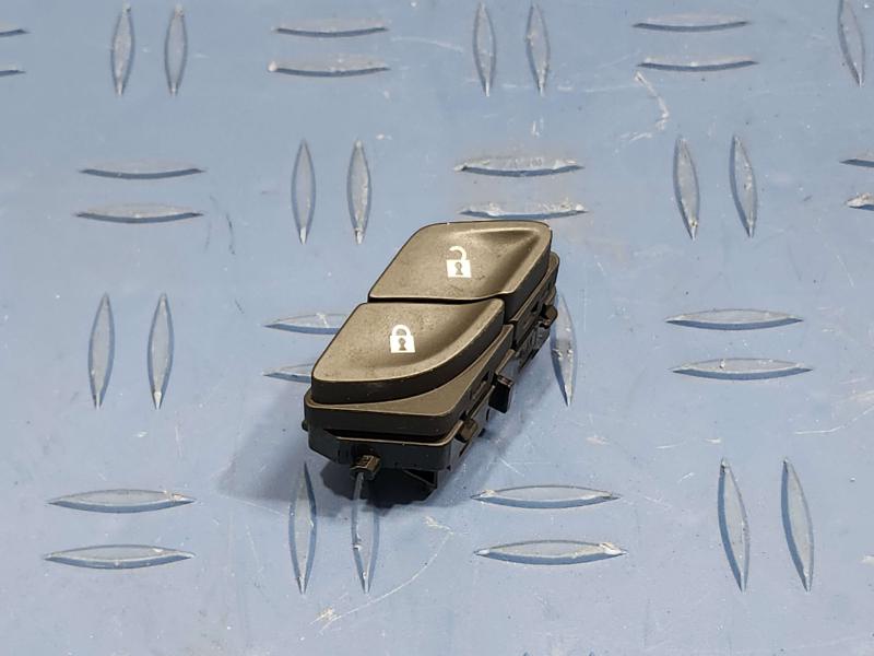 2017 GMC Acadia Door Switch Front