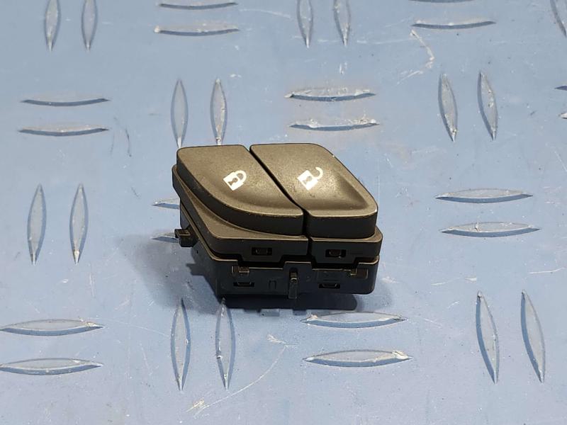 2017 GMC Acadia Door Switch Front