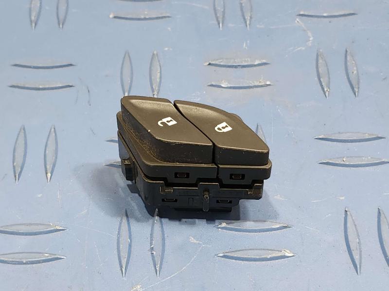 2017 GMC Acadia Door Switch Front