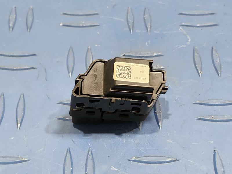 2017 GMC Acadia Door Switch Front