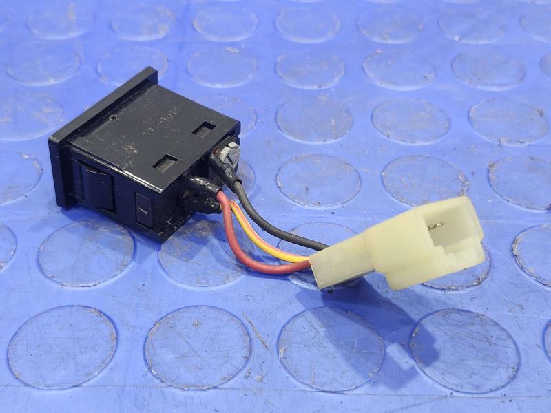 1988-1993 Isuzu NPR Cargo Box Light Switch OEM Genuine Dash Control W/ Pigtail