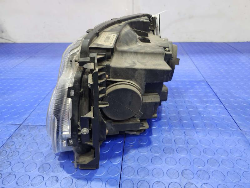 2014 Land Rover LR4 Headlamp Assembly