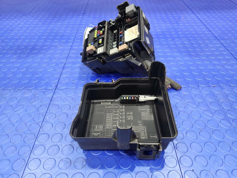 2017 Kia Sorento Engine Fuse Box