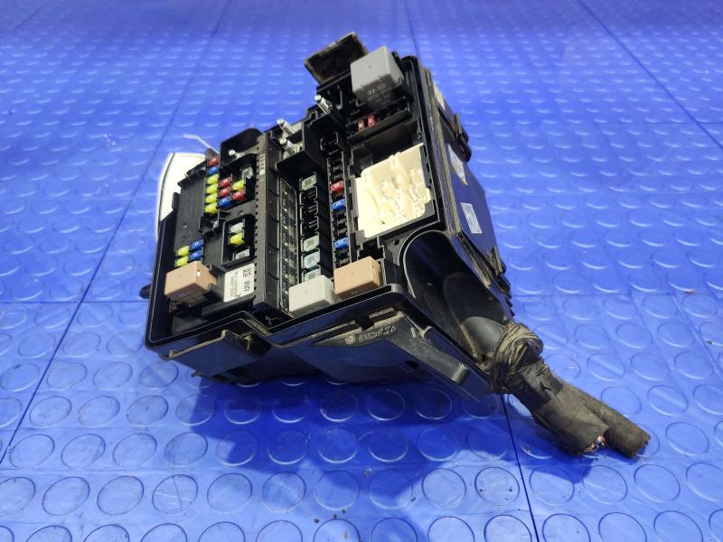 2017 Kia Sorento Engine Fuse Box