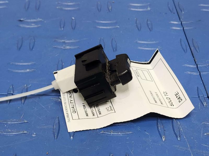 2013 Toyota Yaris Door Switch Front