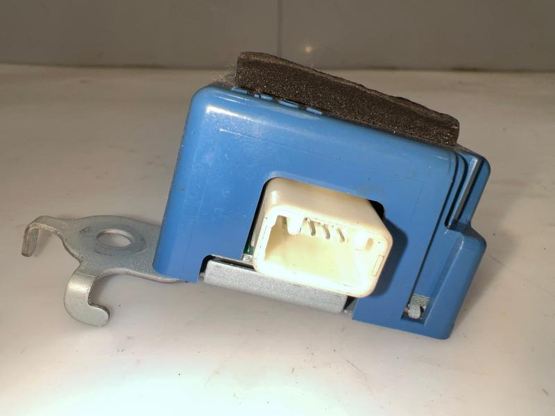 2010 - 2015 Toyota Prius TPMS Tire Pressure Monitor Module OEM 8976947030
