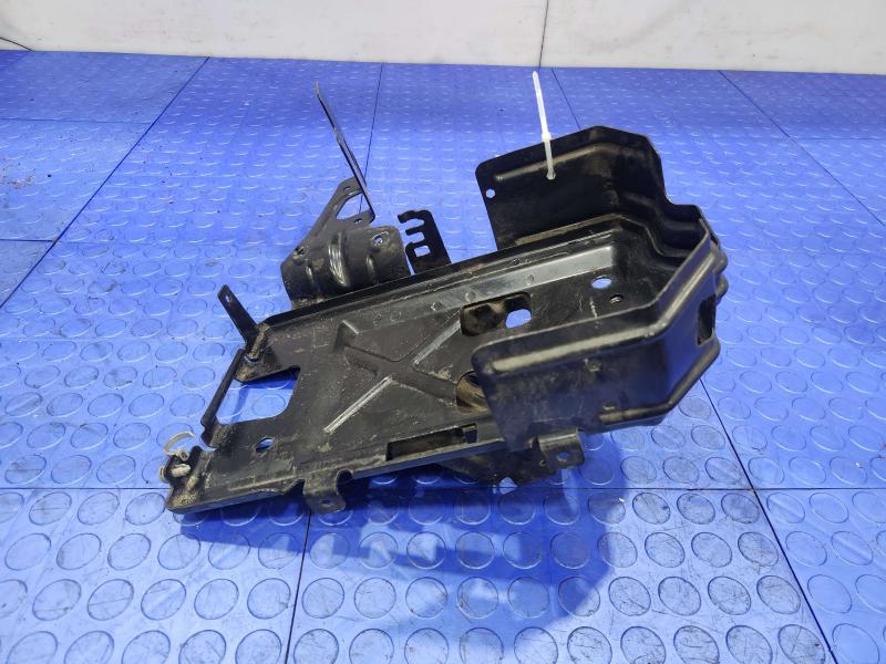 2017 Chevrolet Malibu Battery Tray