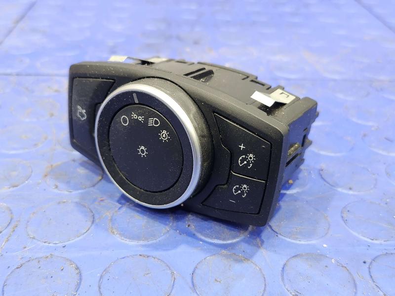 2017 Ford Focus Headlight Switch (Dash Mtd)