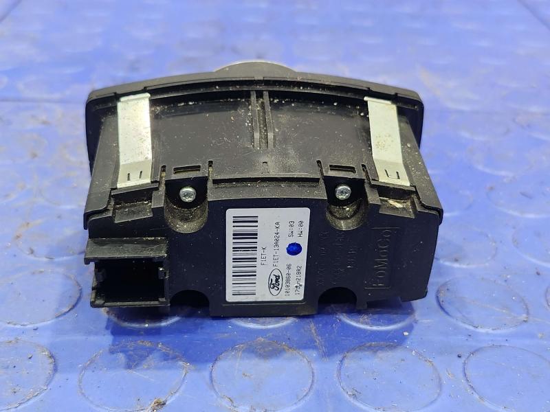 2017 Ford Focus Headlight Switch (Dash Mtd)