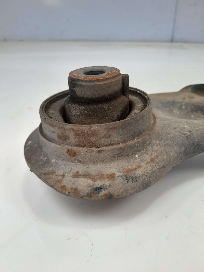 2014 Kia Sedona Lower Control Arm Rr