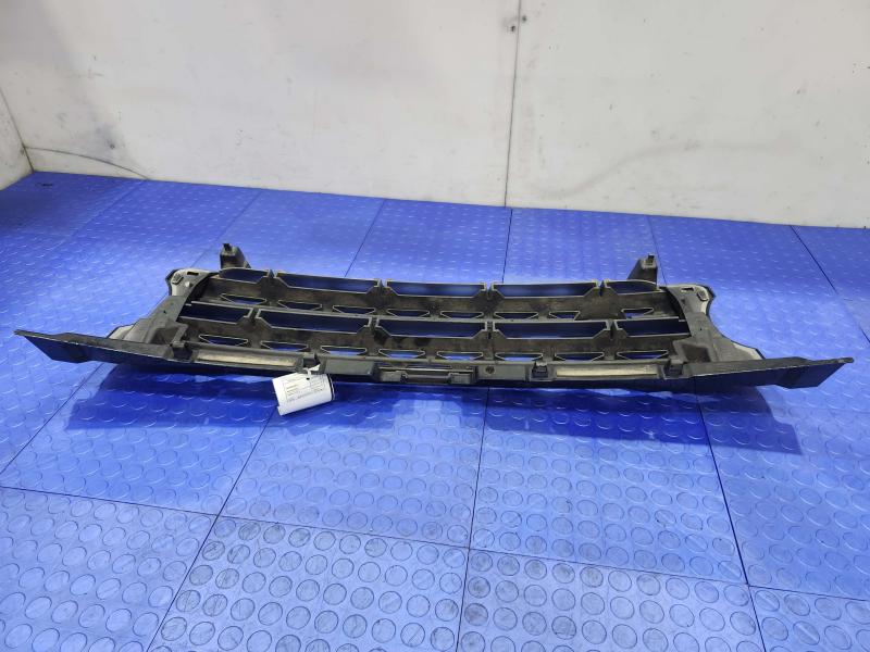 2014 Land Rover LR4 Grille