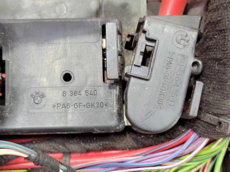2006 BMW X3 E83 Cabin Fuse Box Relay Junction Block Genuine OEM Part