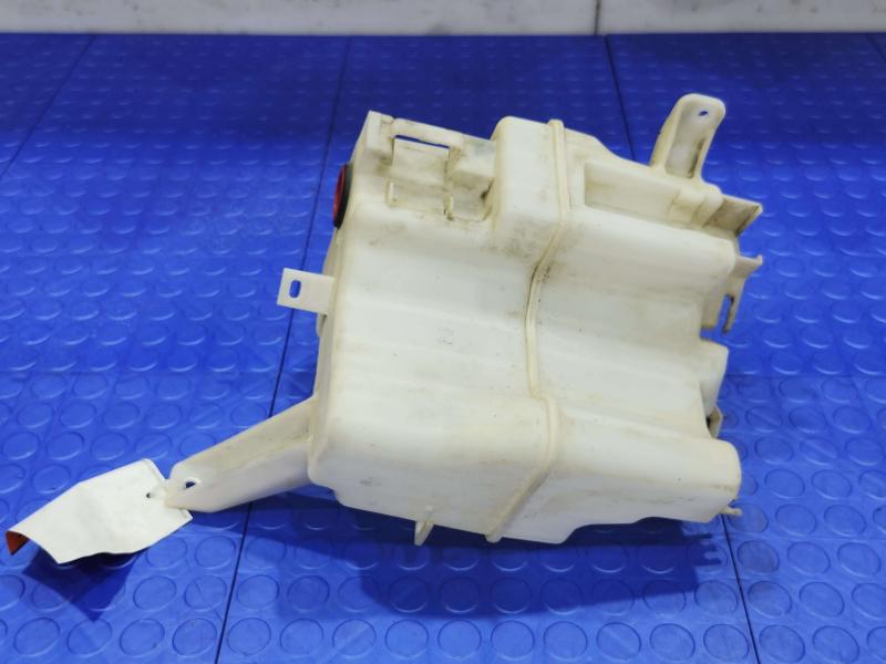2010 Toyota Prius Washer Bottle