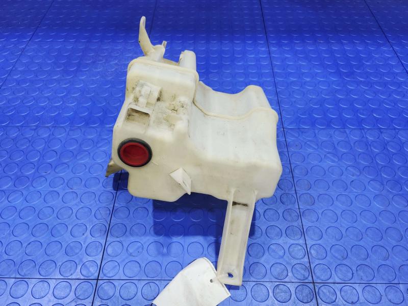 2010 Toyota Prius Washer Bottle