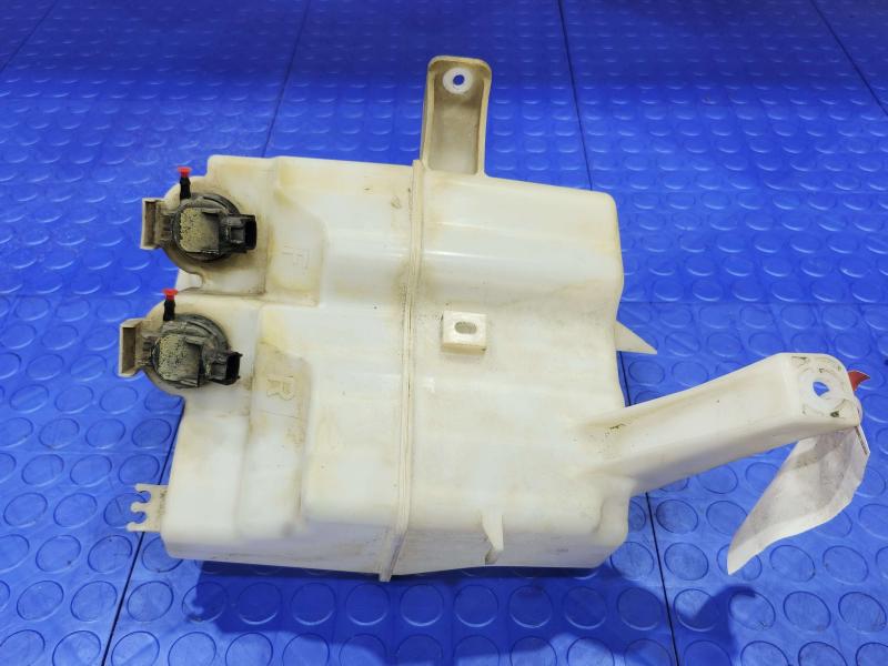 2010 Toyota Prius Washer Bottle