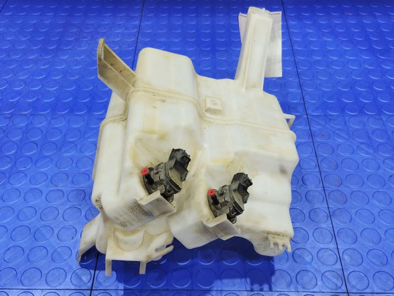 2010 Toyota Prius Washer Bottle