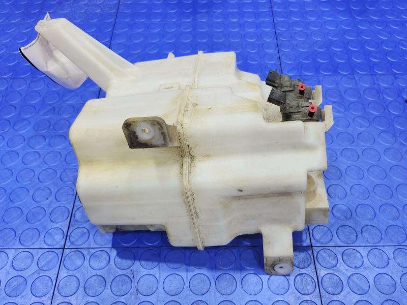 2010 Toyota Prius Washer Bottle