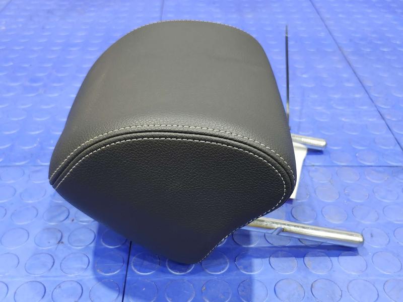 2018 Volkswagen Passat Headrest